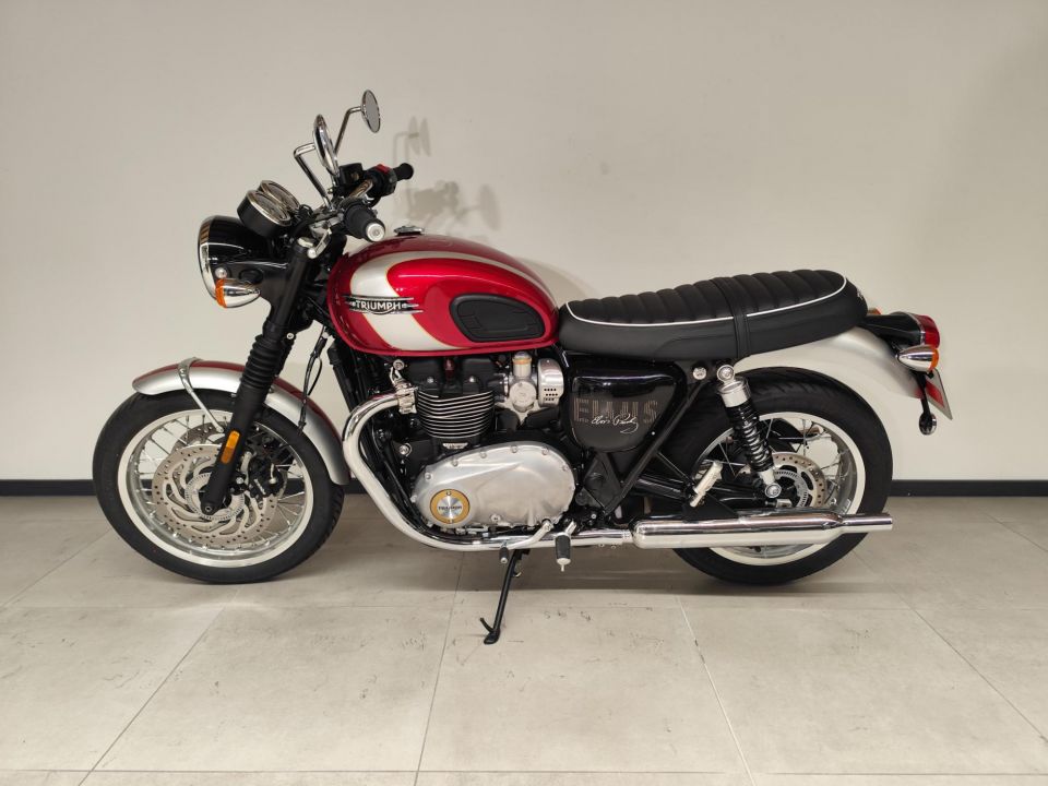 TRIUMPH BONNEVILLE T120 4