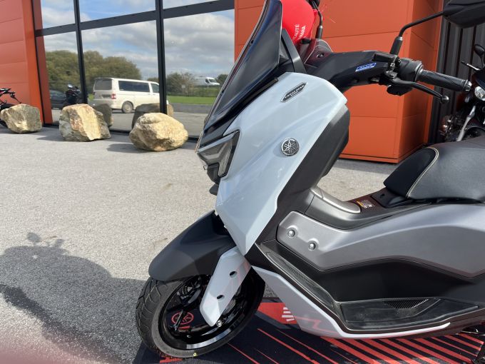 YAMAHA NMAX 125 4