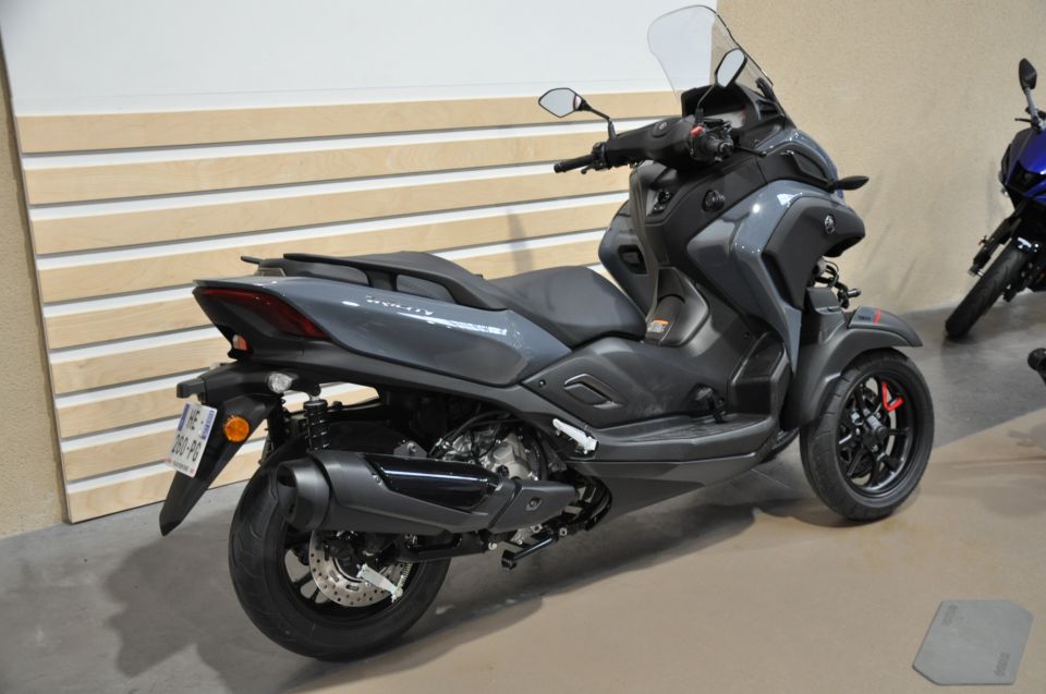 YAMAHA TRICITY 300 4