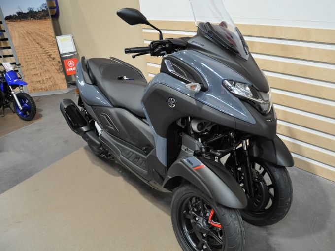 YAMAHA TRICITY 300 4