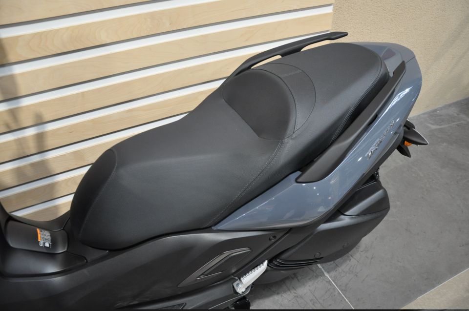 YAMAHA TRICITY 300 4