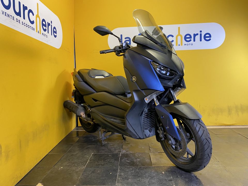 YAMAHA X-MAX 125 4