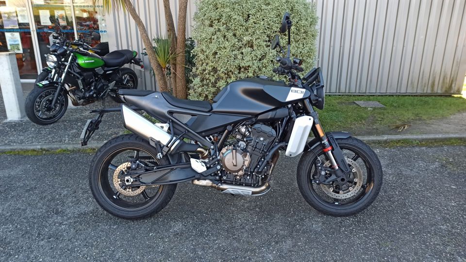 HUSQVARNA SVARTPILEN 801 4