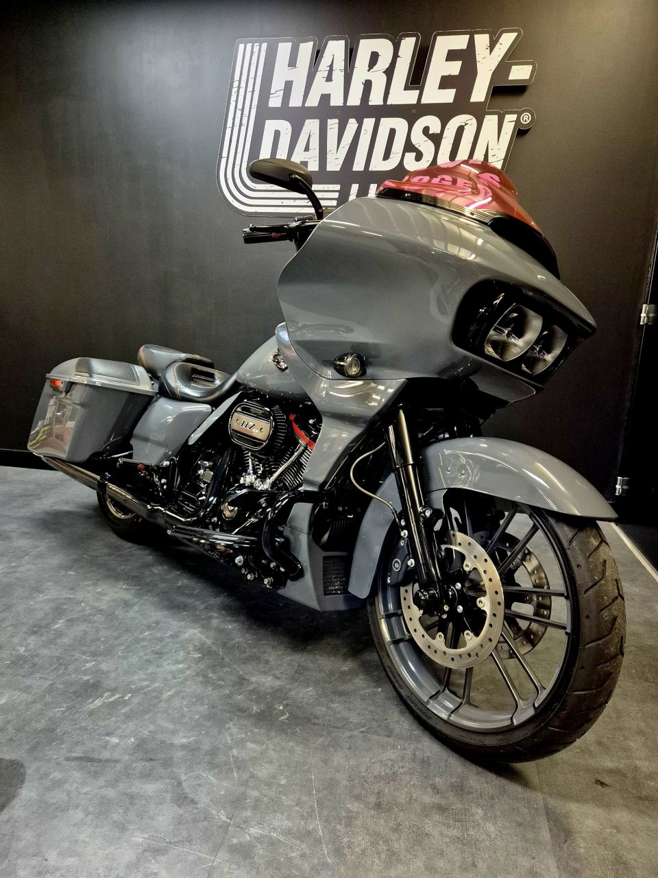 HARLEY-DAVIDSON TOURING ROAD GLIDE 1923 CVO 4