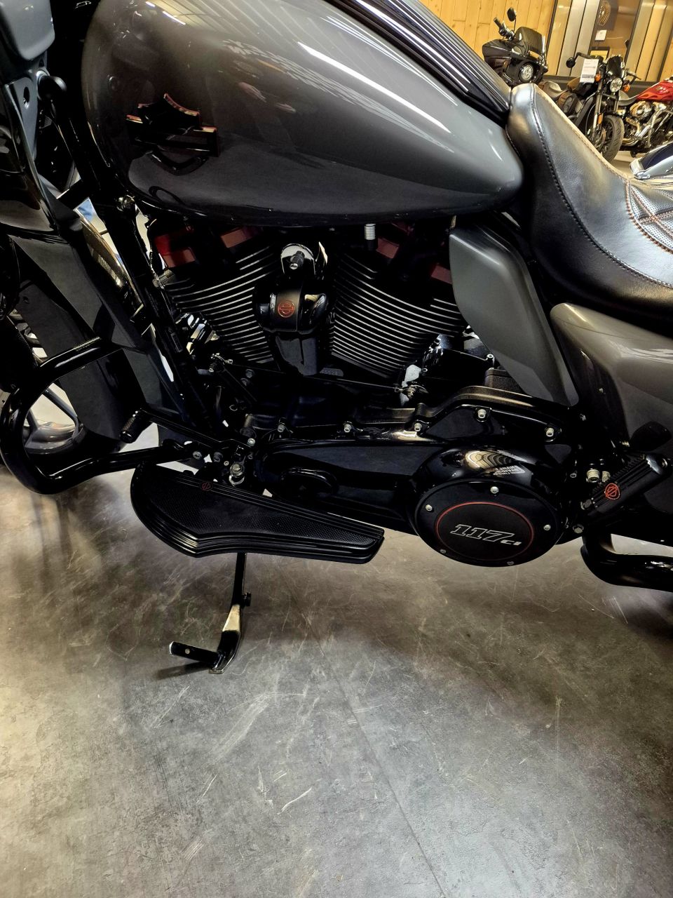 HARLEY-DAVIDSON TOURING ROAD GLIDE 1923 CVO 4