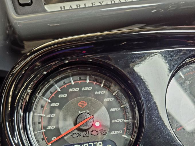 HARLEY-DAVIDSON TOURING ROAD GLIDE 1923 CVO 4