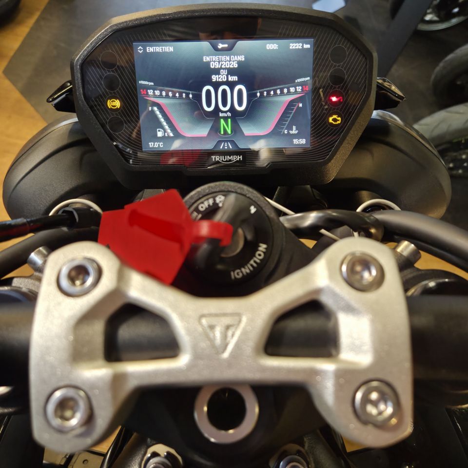 TRIUMPH STREET TRIPLE 765 RS 4