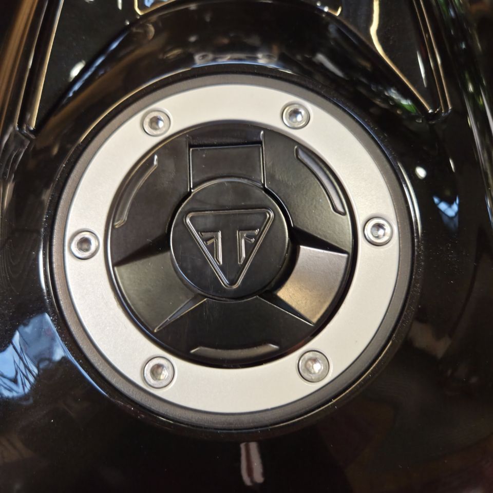 TRIUMPH STREET TRIPLE 765 RS 4