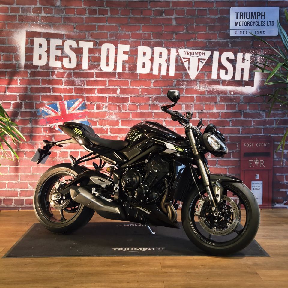 TRIUMPH STREET TRIPLE 765 RS 4