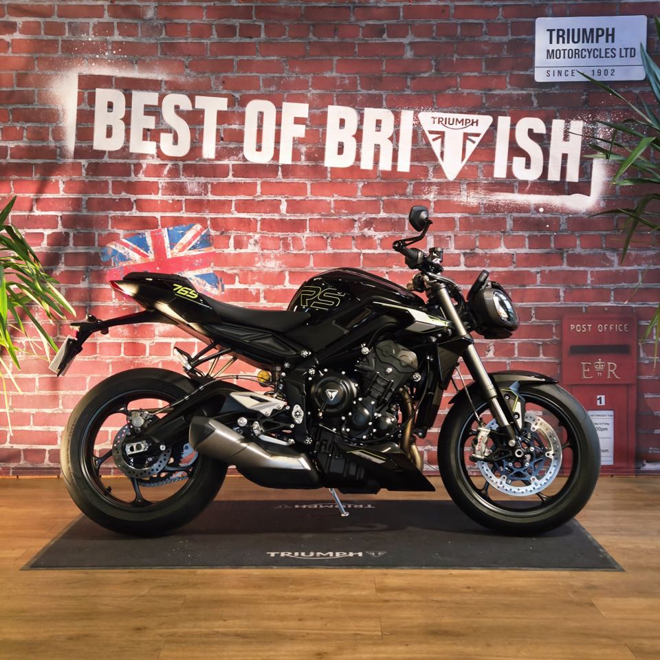 TRIUMPH STREET TRIPLE 765 RS 4