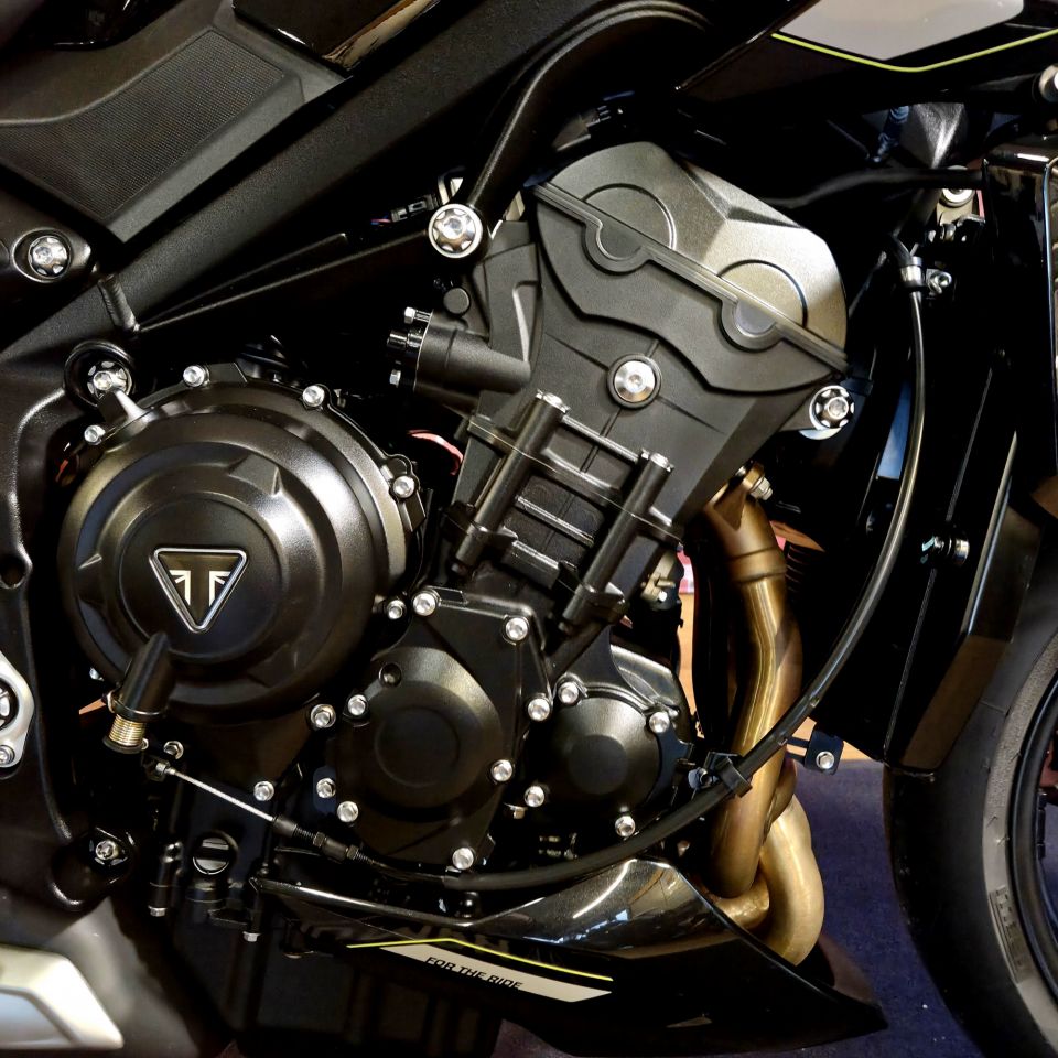TRIUMPH STREET TRIPLE 765 RS 4