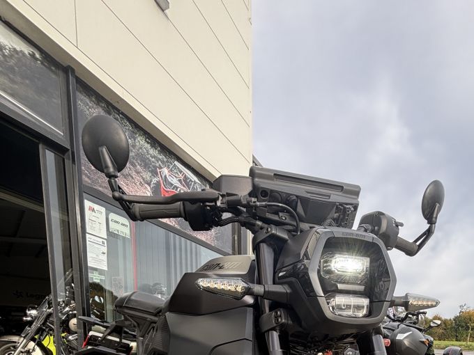 CAN-AM SPYDER 4