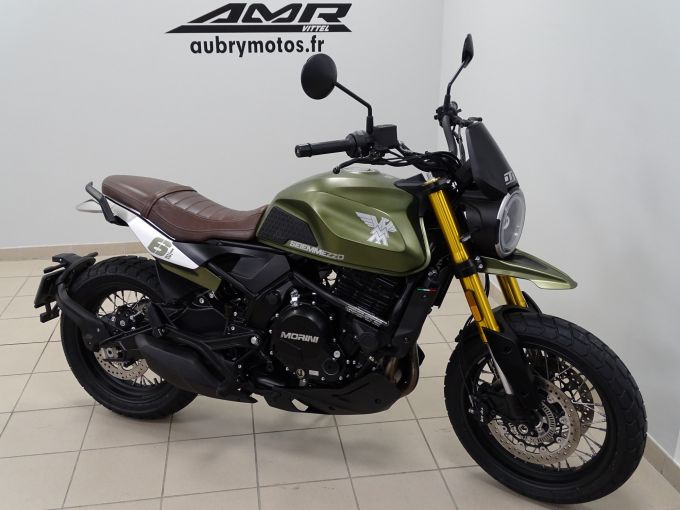 MOTO MORINI SEIEMMEZZO SCR 650 4