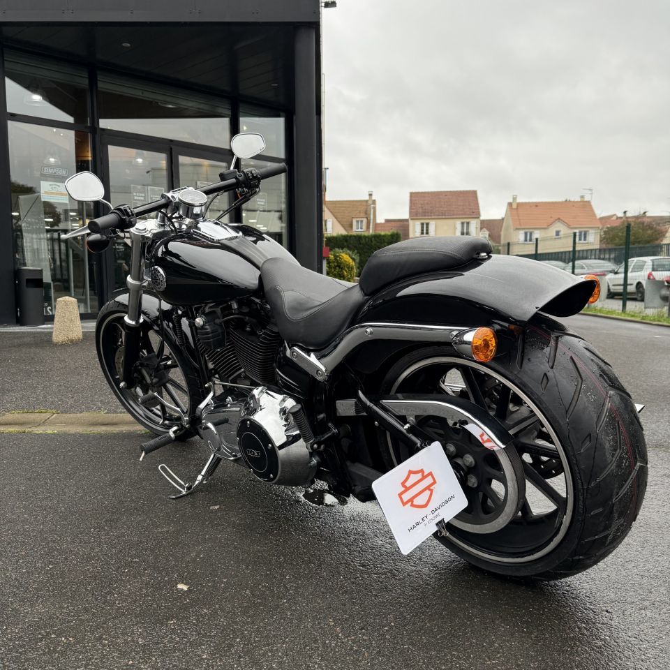 HARLEY-DAVIDSON SOFTAIL BREAKOUT 1690 4
