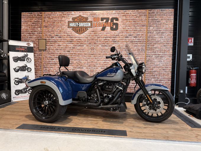 HARLEY-DAVIDSON TRIKE FREEWHEELER 1868 4