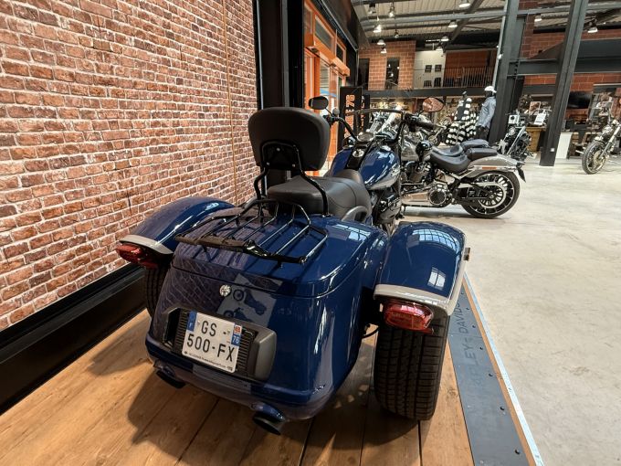 HARLEY-DAVIDSON TRIKE FREEWHEELER 1868 4