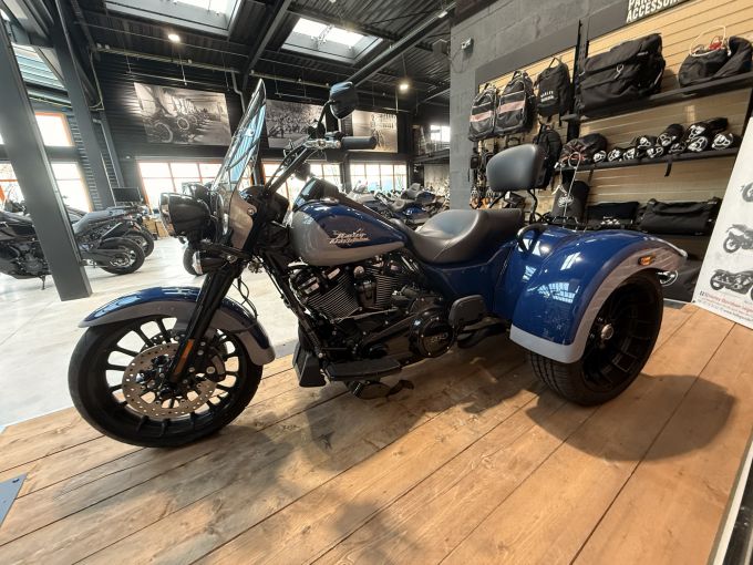 HARLEY-DAVIDSON TRIKE FREEWHEELER 1868 4