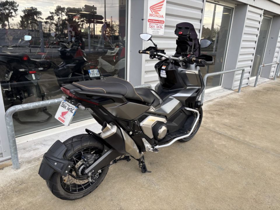 HONDA ADV750 4