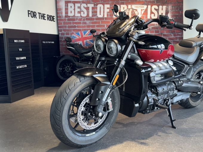 TRIUMPH Rocket 3 GT Storm 4