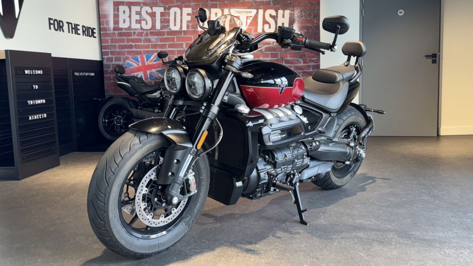 TRIUMPH Rocket 3 GT Storm 4