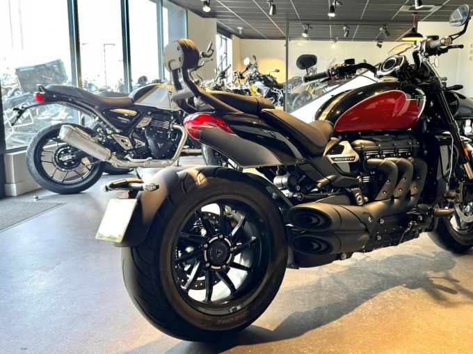 TRIUMPH Rocket 3 GT Storm 4