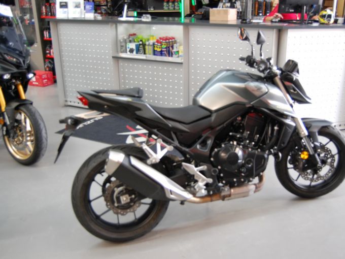 HONDA CB 750 HORNET 4