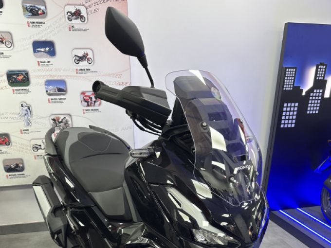 HONDA ADV 350 4