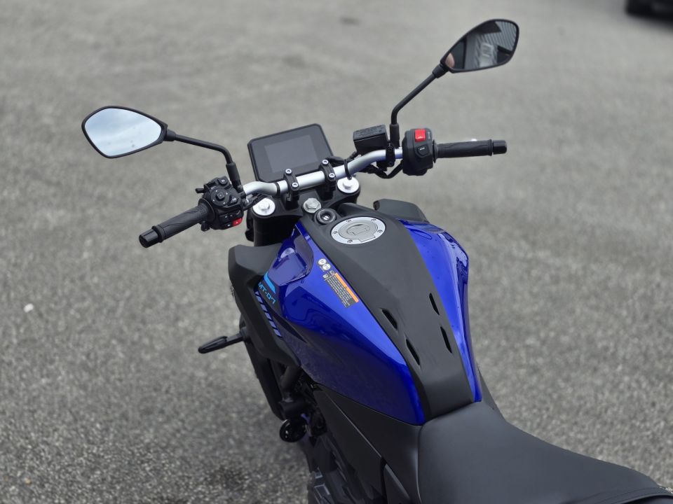 YAMAHA MT-07 Y-AMT 4