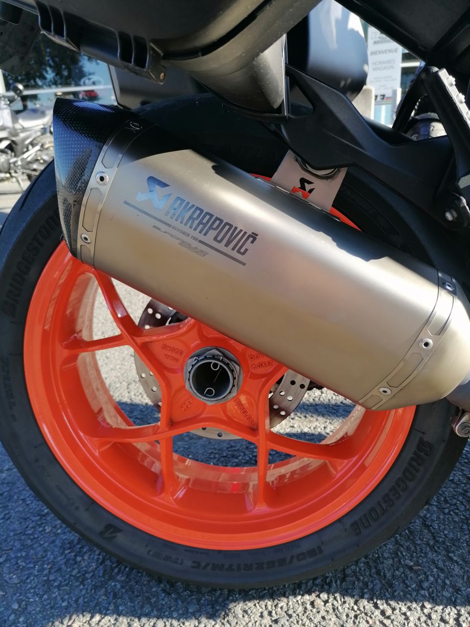 KTM 1290 SUPER DUKE GT 4