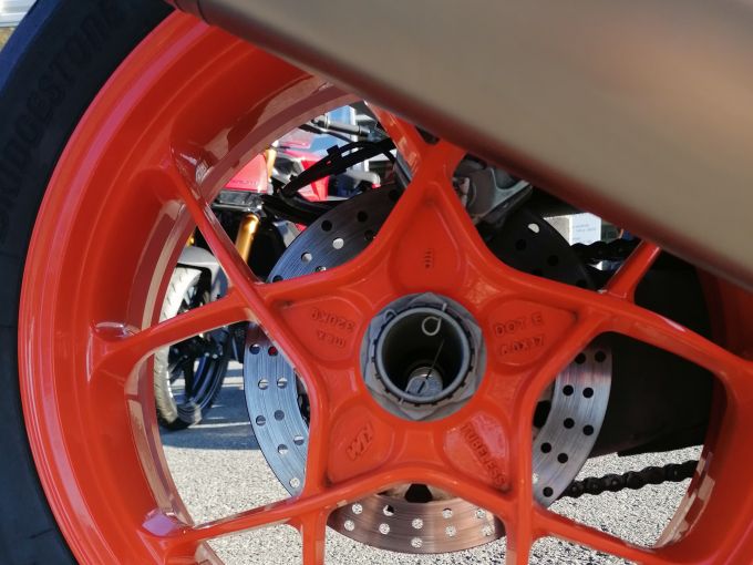 KTM 1290 SUPER DUKE GT 4