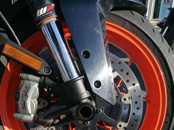 KTM 1290 SUPER DUKE GT 4
