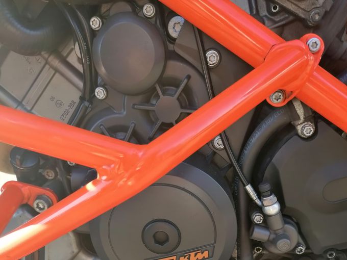 KTM 1290 SUPER DUKE GT 4