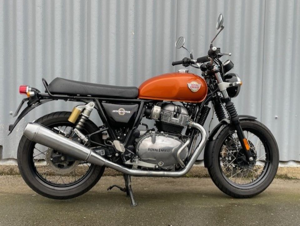 ROYAL ENFIELD INTERCEPTOR 4