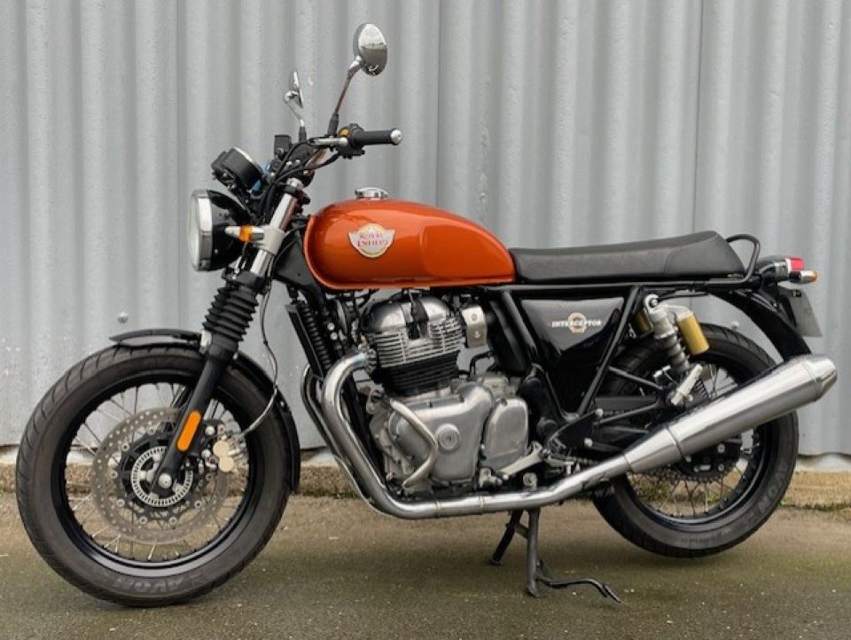 ROYAL ENFIELD INTERCEPTOR 4