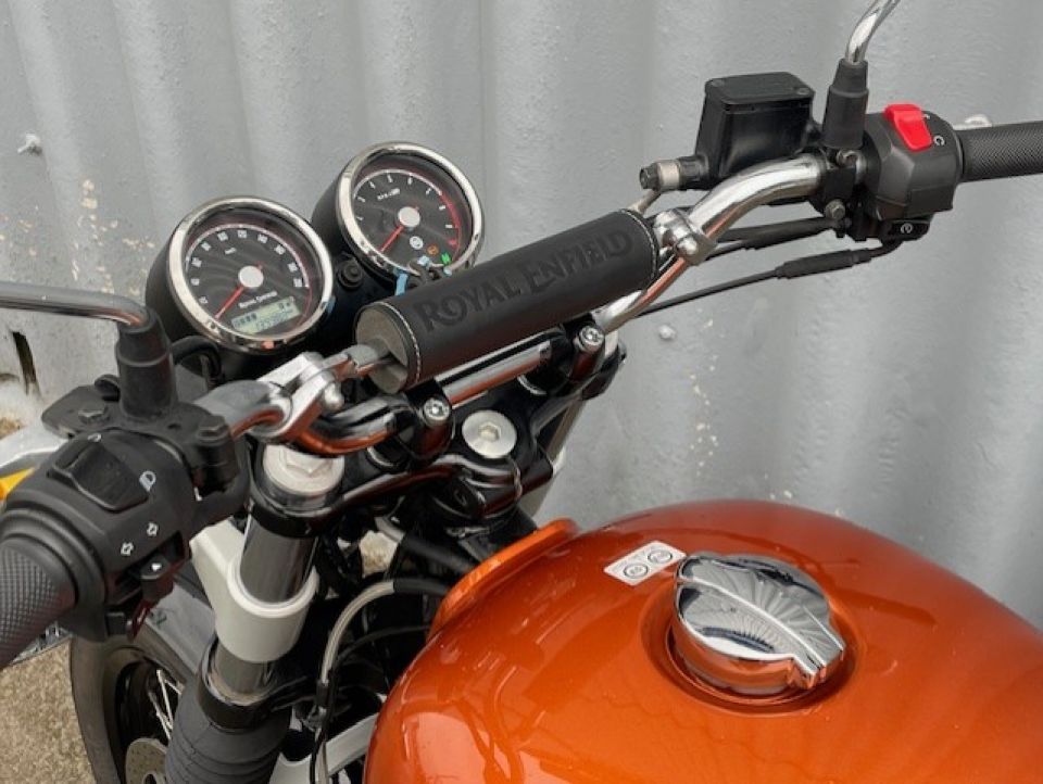 ROYAL ENFIELD INTERCEPTOR 4