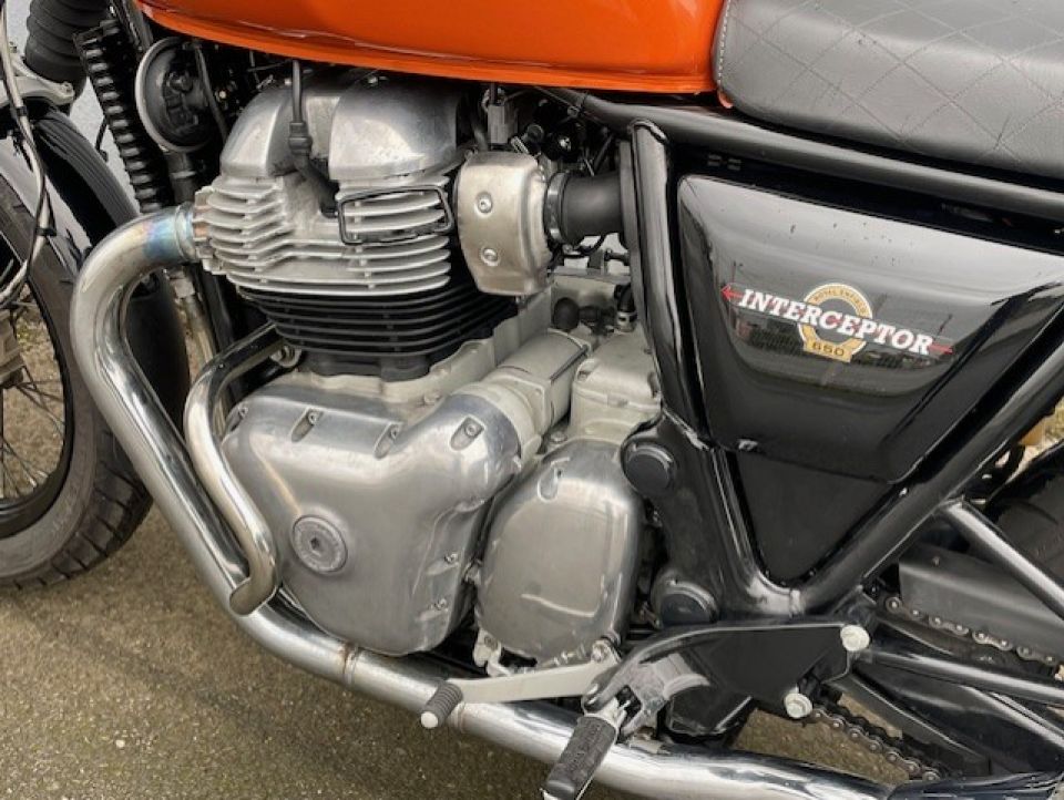ROYAL ENFIELD INTERCEPTOR 4