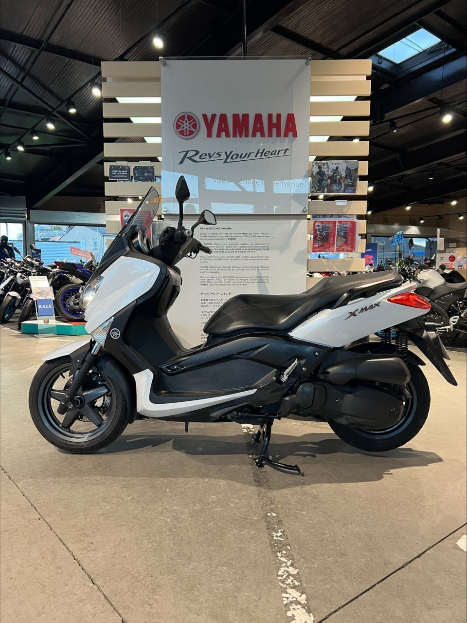 YAMAHA XMAX 125 4