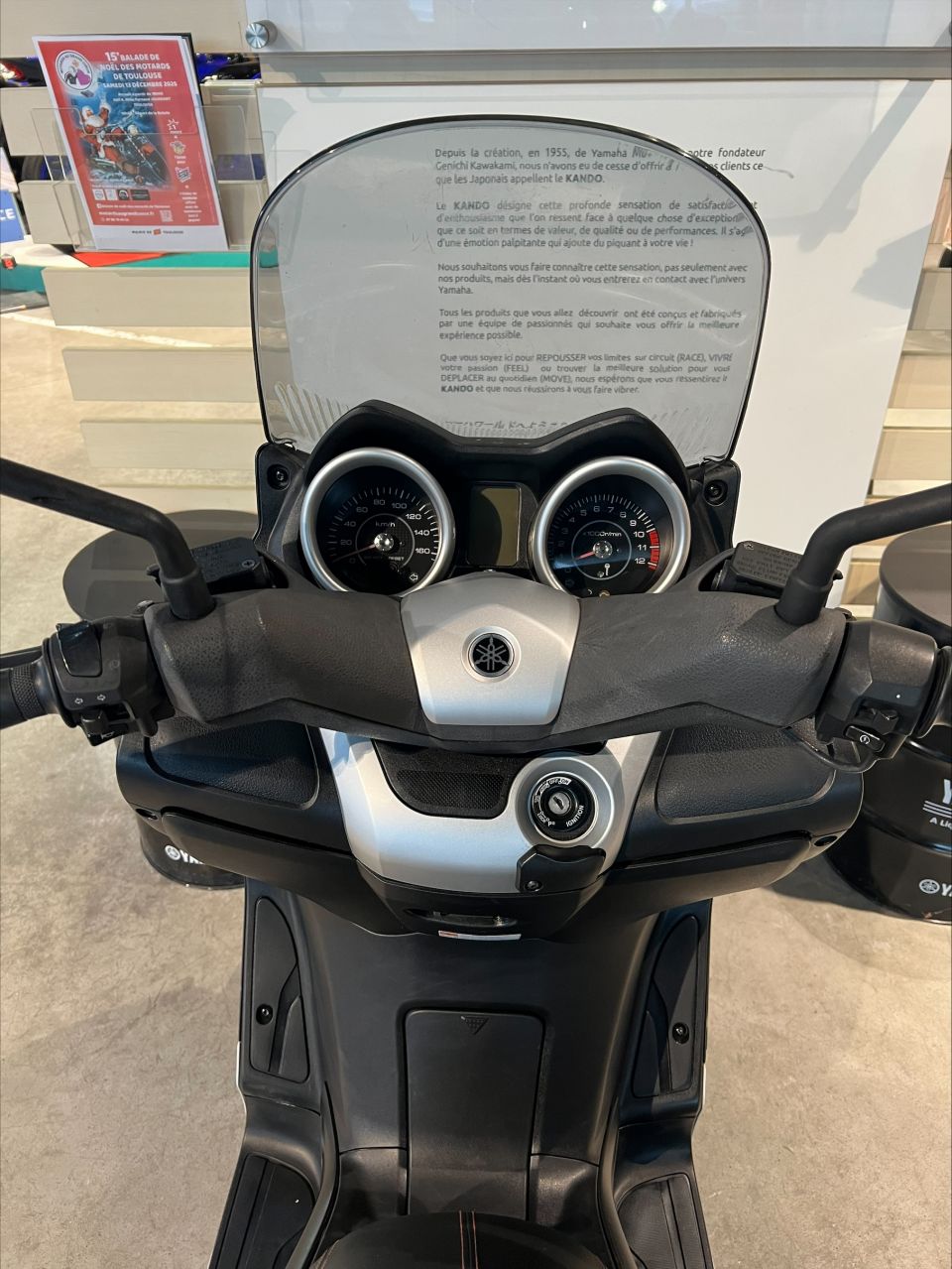 YAMAHA XMAX 125 4