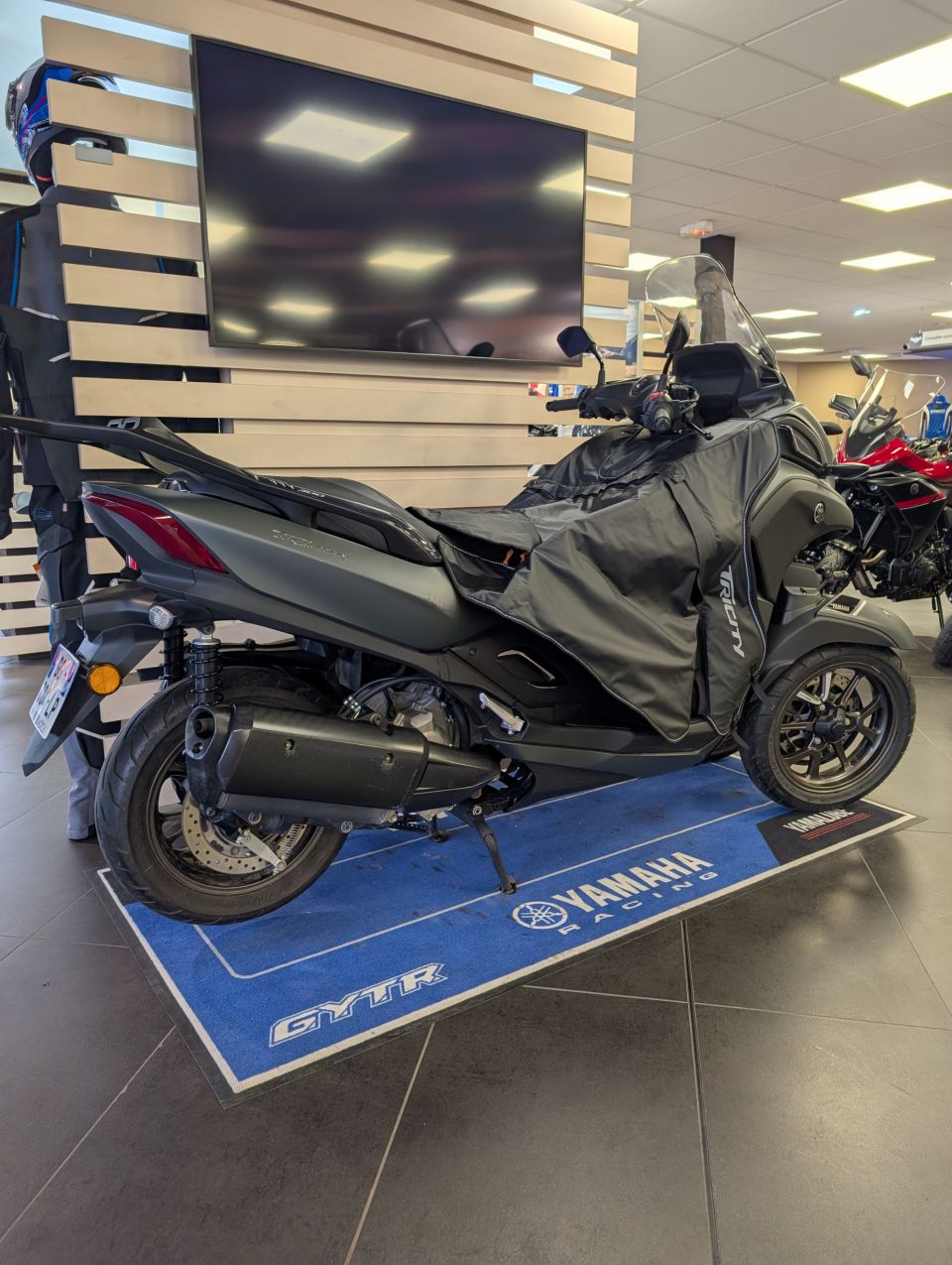 YAMAHA TRICITY 300 4