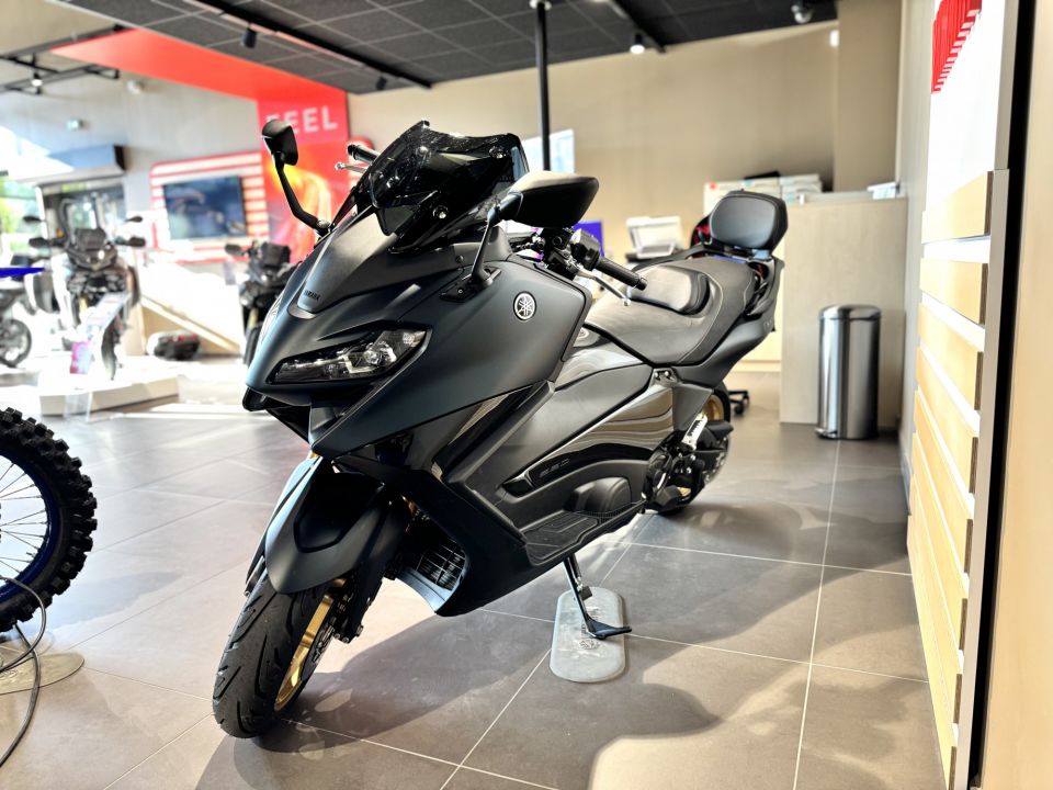 YAMAHA XP T-MAX 560 TECH MAX 4