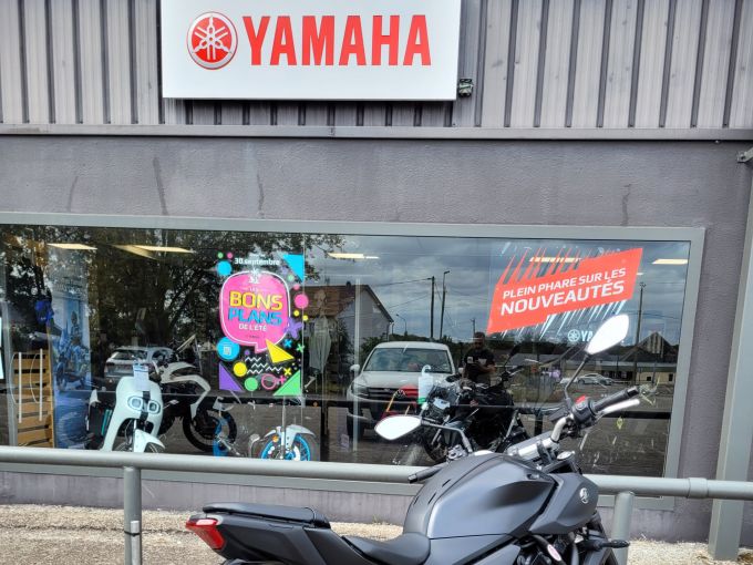 YAMAHA MT-07 Y-AMT 4