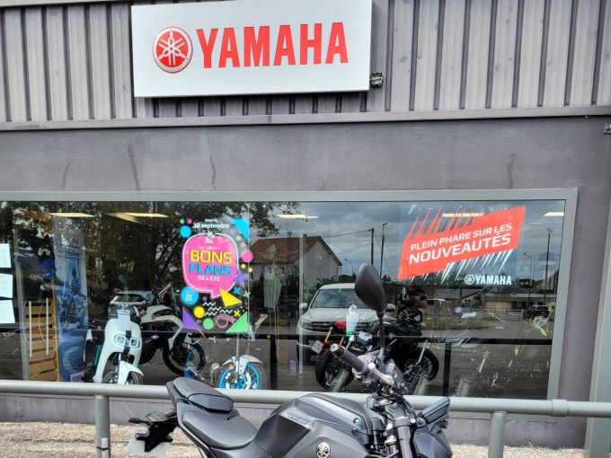 YAMAHA MT-07 Y-AMT 4