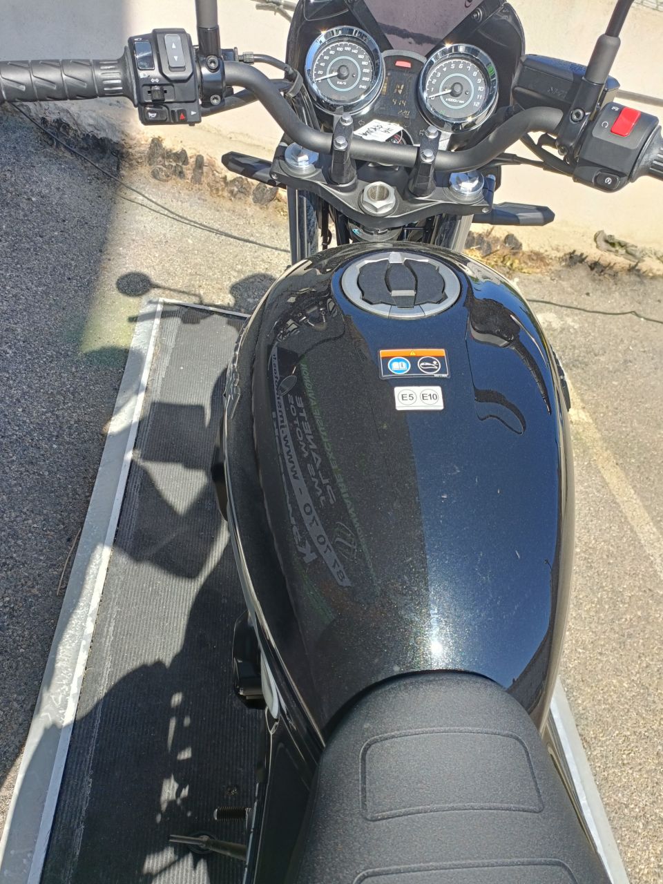 KAWASAKI Z650 RS 300 KMS VALISES SOUPLE +TETE DE FOUCHE 4