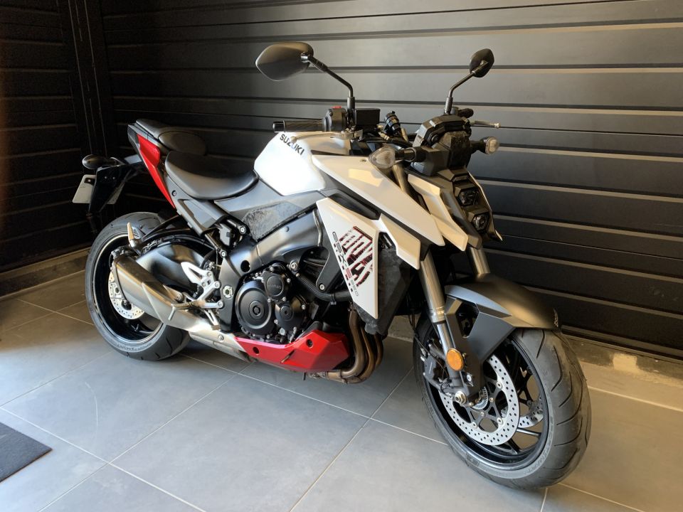 SUZUKI GSX-S 950 4