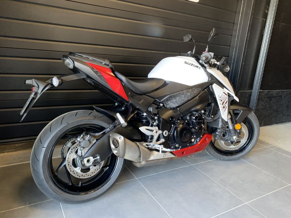 SUZUKI GSX-S 950 4