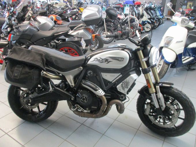 DUCATI SCRAMBLER 1100 4