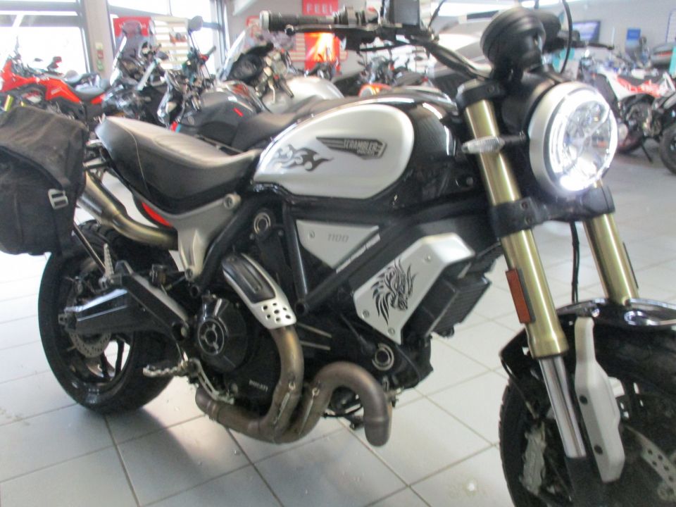 DUCATI SCRAMBLER 1100 4