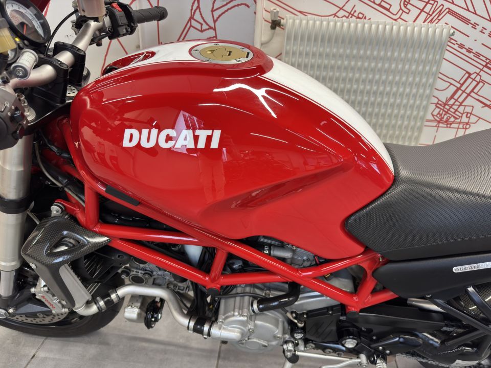 DUCATI S4R 4
