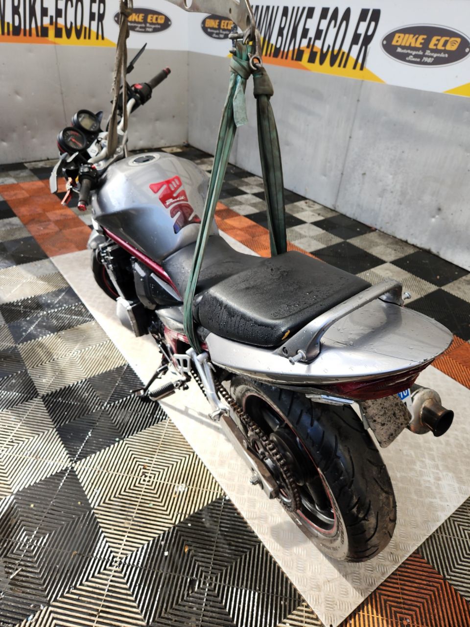 SUZUKI GSF 650 N BANDIT 4