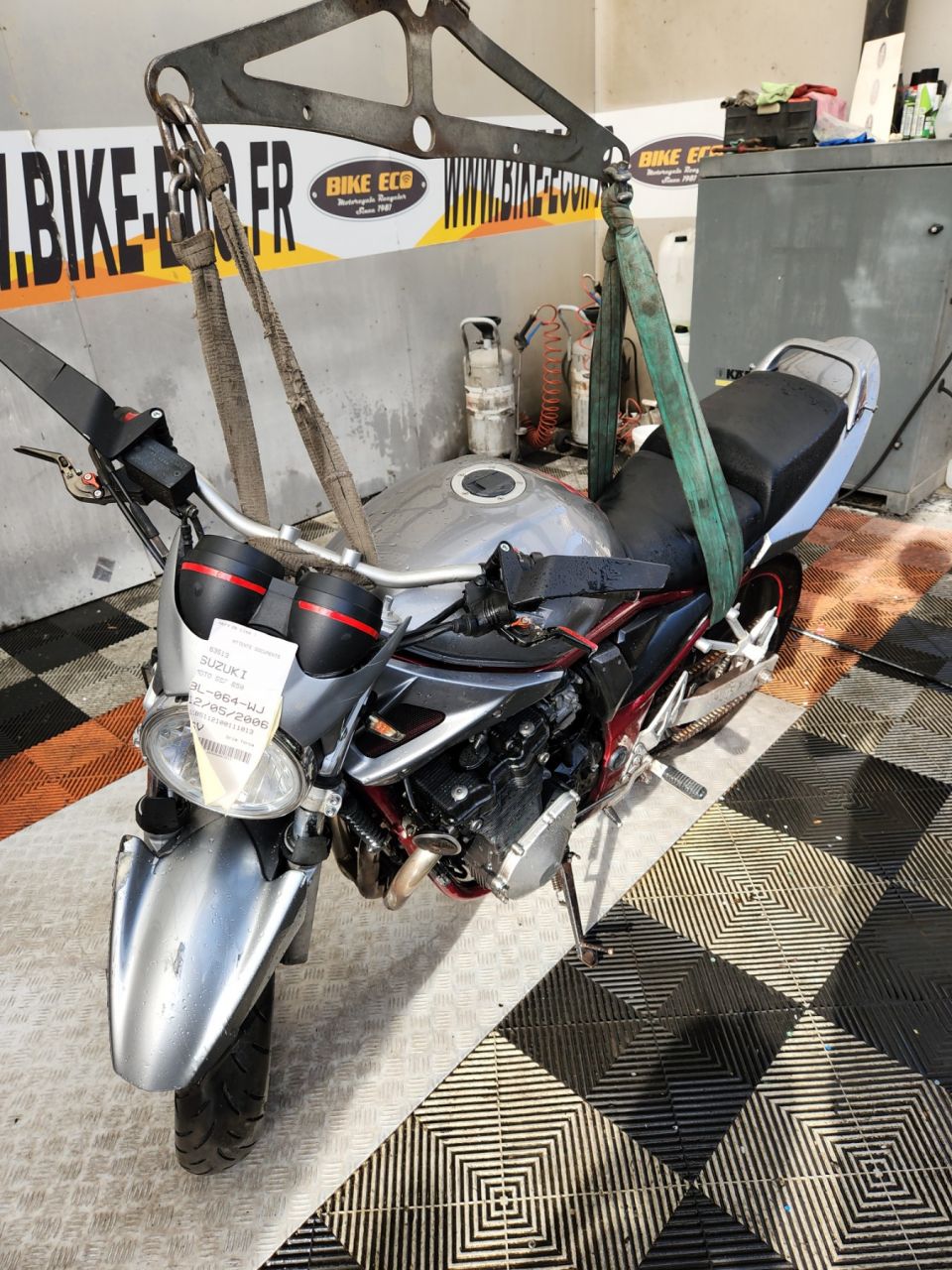 SUZUKI GSF 650 N BANDIT 4